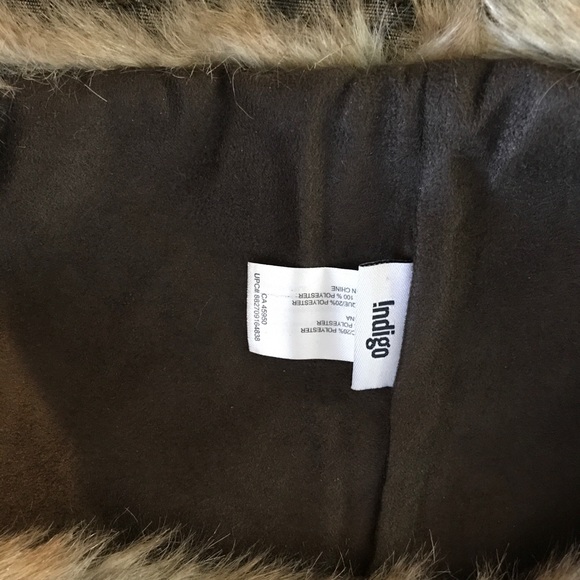 Indigo Faux Fur Snood - Picture 5 of 6